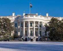 Первая леди США вместе с супругом зажгли огни рождественской ели в Белом доме (+ ФОТО)