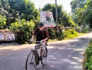 В Бангладеш 88-летний священник печется о детях-инвалидах, разъезжая по епархии на велосипеде