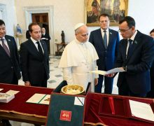 Токаев пригласил Папу Льва XIV нанести визит в Казахстан