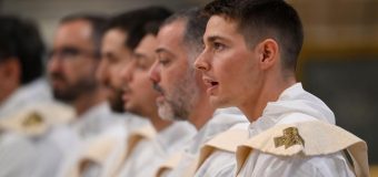 Обнародовано апостольское послание Папы Льва XIV о священниках