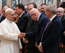 Папа встретился с консультантами по трудовым отношениям