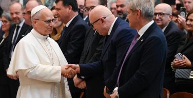 Папа встретился с консультантами по трудовым отношениям