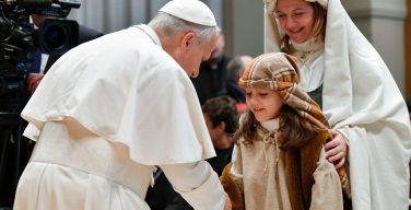 Папа: Вифлеемские ясли — дар света и надежды для нашего мира (+ ФОТО)