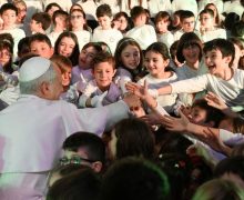 Папа Лев XIV посетил школьный утренник в Кастель-Гандольфо (+ ФОТО)