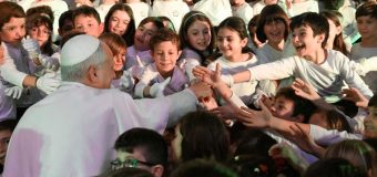 Папа Лев XIV посетил школьный утренник в Кастель-Гандольфо (+ ФОТО)