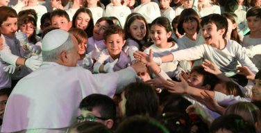 Папа Лев XIV посетил школьный утренник в Кастель-Гандольфо (+ ФОТО)