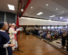 «Нельзя забывать самых уязвимых». Святейший Отец посетил больницу в пригороде Бейрута