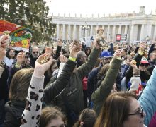 Папа благословил фигурки Младенца Иисуса для римских вертепов (+ ФОТО)