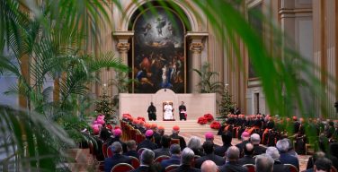 Лев XIV напомнил Римской Курии о миссионерском смысле Рождества (+ ФОТО)