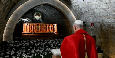 Паломничество Папы Льва XIV к святому Шарбелю (+ ФОТО)