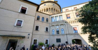 Глава Отдела труда прокомментировал опрос сотрудников Ватикана