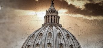 Politico: президент США находится в шаге от конфликта с Ватиканом