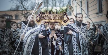 В РПЦ предлагают сделать Страстную пятницу выходным днем