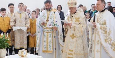 В Нижневартовске Владыка Иосиф Верт освятил новопостроенный католический храм (+ ФОТО)