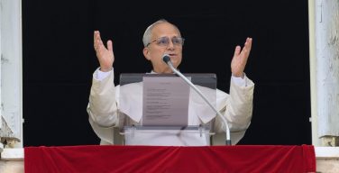 «Быть солью и светом: радость, которая исцеляет мир». Слово Папы перед молитвой Angelus 8 февраля 2026 года, площадь Святого Петра