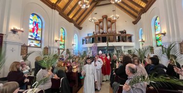 В Вербное воскресенье епископ Штефан Липке завершил свой визит в приходы Сургута и Лангепаса (+ ФОТО)