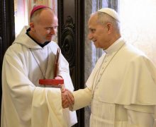 Папа поблагодарил проповедника духовных упражнений в Ватикане