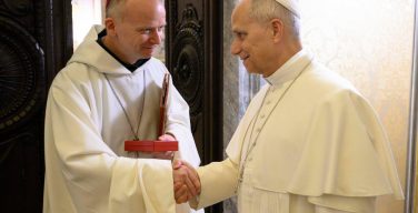 Папа поблагодарил проповедника духовных упражнений в Ватикане
