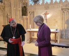 Папа поздравил достопочтенную Сару Маллали с интронизацией в Кентербери (+ ФОТО)