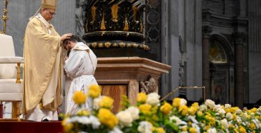 «Внутреннее открытие дара Божьего». Лев XIV обнародовал послание на Всемирный день молитвы о призваниях