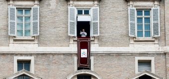 «Вера открывает глаза на страждущее человечество». Слово Папы перед молитвой Angelus 15 марта 2026 года, площадь Св. Петра