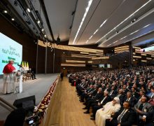 Св. Отец встретился с властями и общественностью Алжира (+ ФОТО)