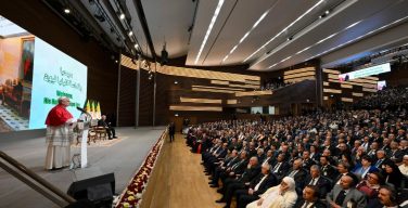 Св. Отец встретился с властями и общественностью Алжира (+ ФОТО)