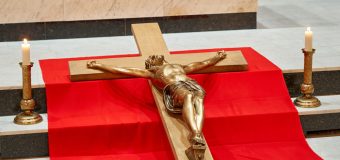 Воспоминание Страстей Господних в Кафедральном соборе Новосибирска (ФОТО)