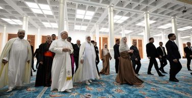 Папа посетил Большую мечеть в Алжире (+ ФОТО)