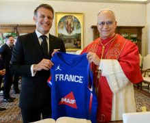 Президент Макрон на аудиенции в Ватикане (+ ФОТО)
