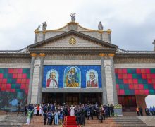 Межрелигиозная встреча за мир в Баменде. Лев XIV: «Мир не нужно изобретать – его нужно принять» (+ ФОТО)