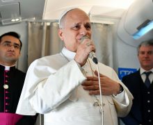 Папа ответил на критику Трампа