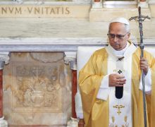 «Пасха обновляет историю». Лев XIV совершил Мессу в базилике Св. Августина в Аннабе