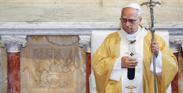 «Пасха обновляет историю». Лев XIV совершил Мессу в базилике Св. Августина в Аннабе