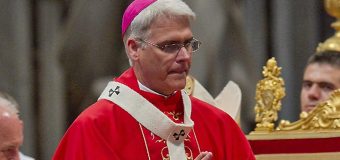 Глава католического епископата США огорчен словами Трампа о Папе Римском