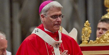 Глава католического епископата США опечален словами Трампа о Папе Римском