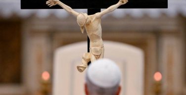 «Партитура Креста»: о. Пазолини о тайне Раба Господня