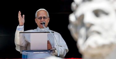 Слово Папы Льва XIV перед чтением молитвы «Царица Небесная» во второе воскресенье Пасхи. 12 апреля 2026 г., площадь Святого Петра