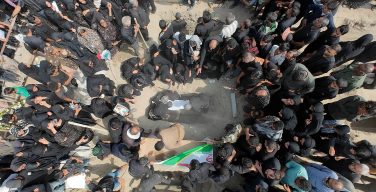 Иранские семьи назвали Папу Римского голосом «безгласных детей»