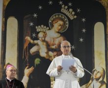 «Любовь способна изменить человеческое сердце». Папа начал визит в Помпеи (+ ФОТО)