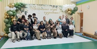Последний звонок прозвенел для выпускников Томской католической гимназии (+ ФОТО)