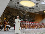 Лев XIV поблагодарил швейцарских гвардейцев за верность Церкви (+ ФОТО)