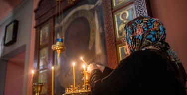 Доля православных верующих в России снизилась в 1,2 раза за 15 лет