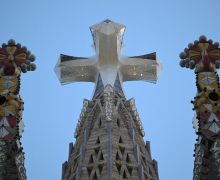 Папа Лев XIV освятил башню Иисуса Христа в барселонской базилике Святого Семейства (+ ФОТО)