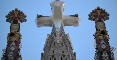 Папа Лев XIV освятил башню Иисуса Христа в барселонской базилике Святого Семейства (+ ФОТО)